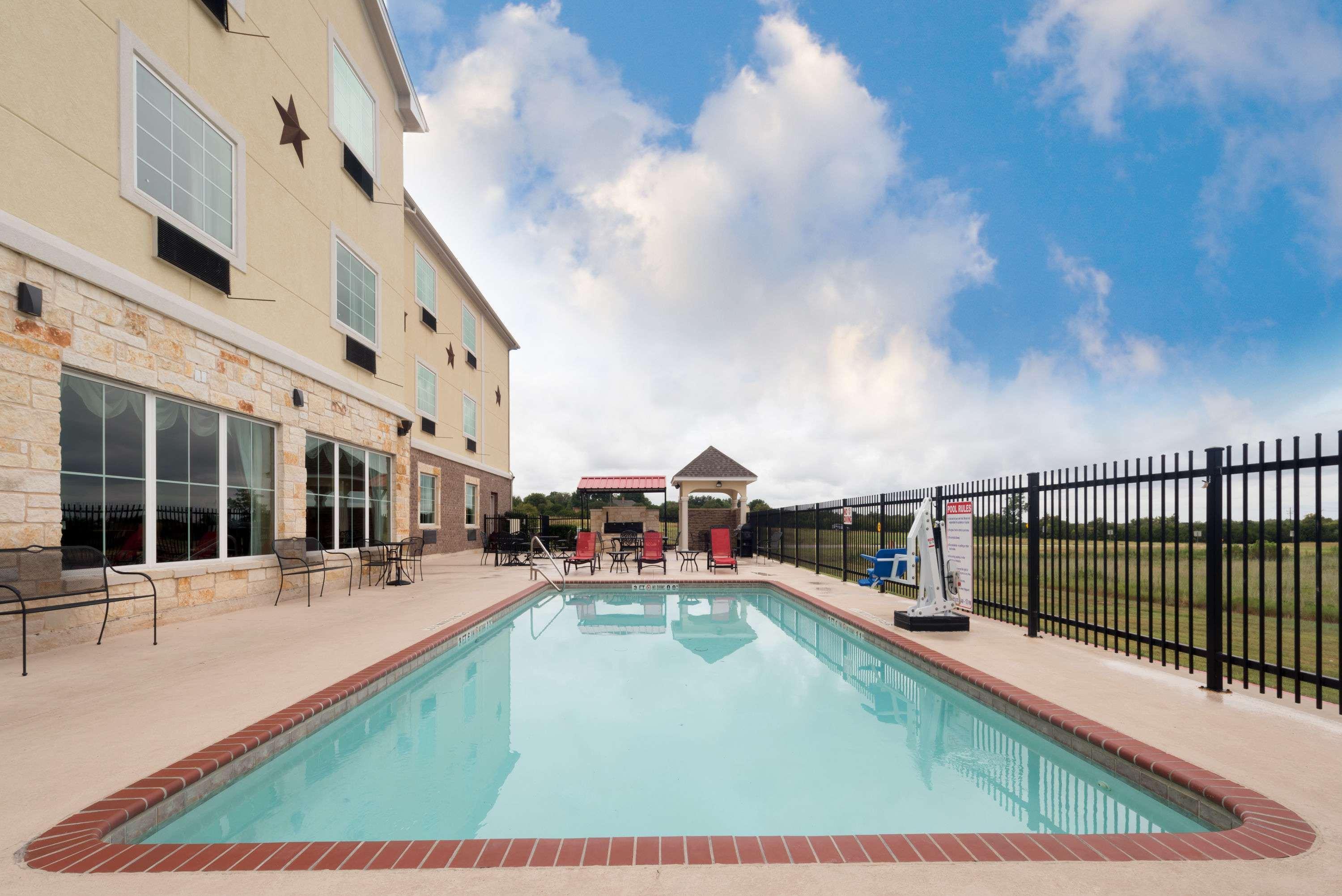 Comfort Inn & Suites Gatesville Near Fort Cavazos Extérieur photo