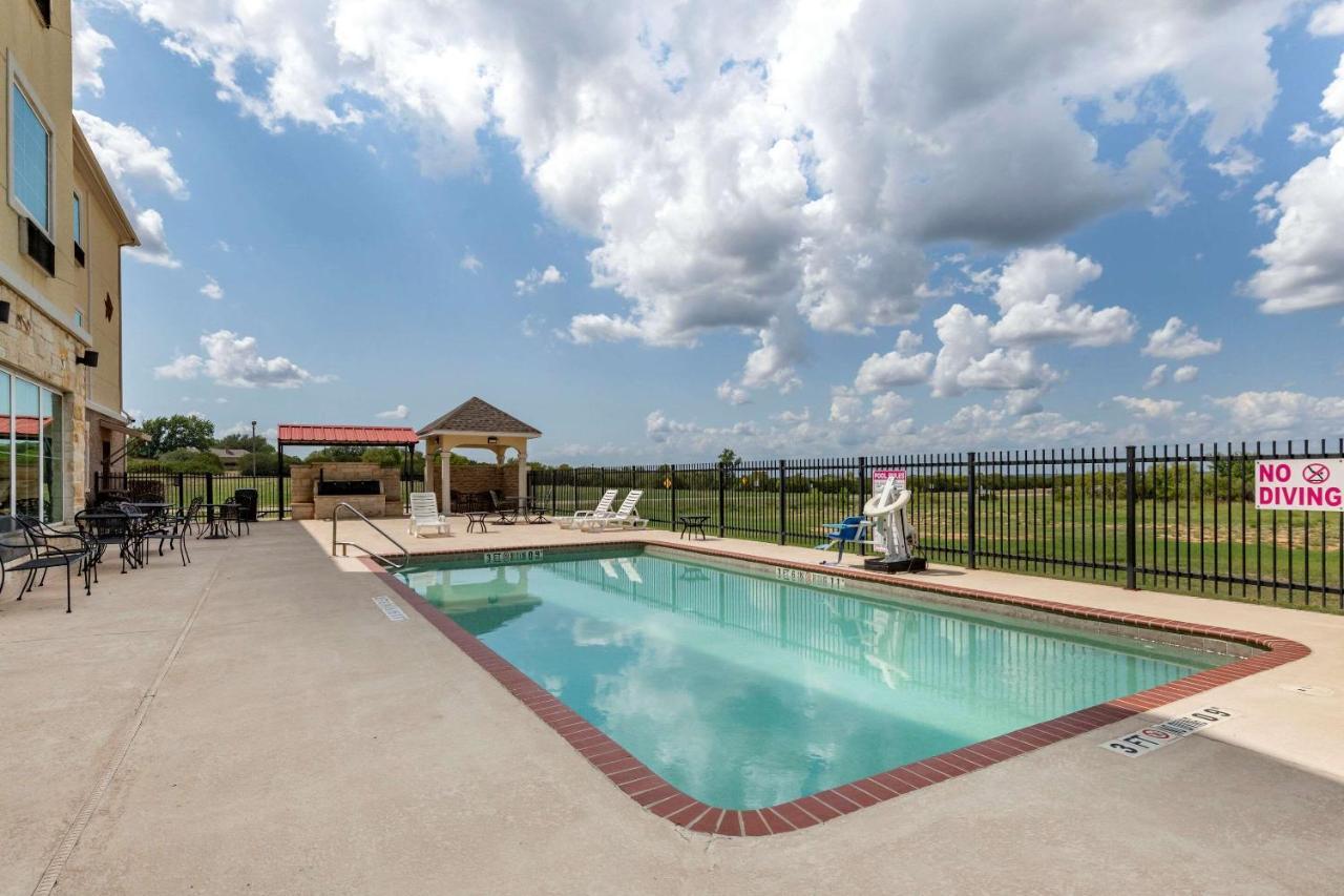Comfort Inn & Suites Gatesville Near Fort Cavazos Extérieur photo